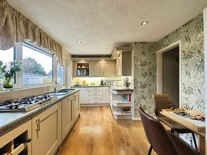 Kitchen- click for photo gallery